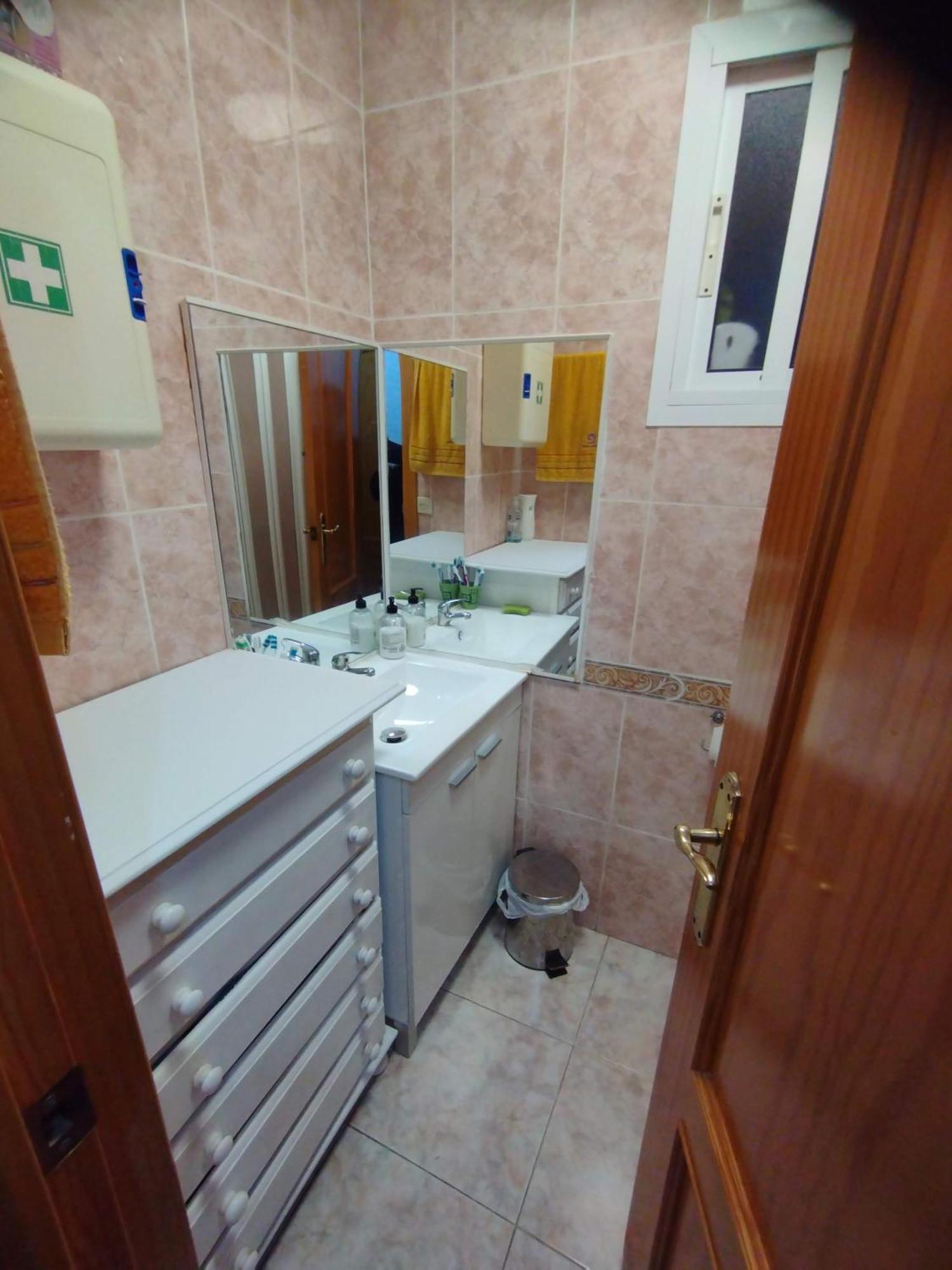 Habitaciones Privadas Con Cama Doble En Sevilla Exterior foto